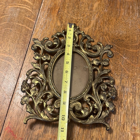 Antique Ornate Fancy 11” Tall Heavy Victorian Frame W Easel Stand - Picture 7 of 8